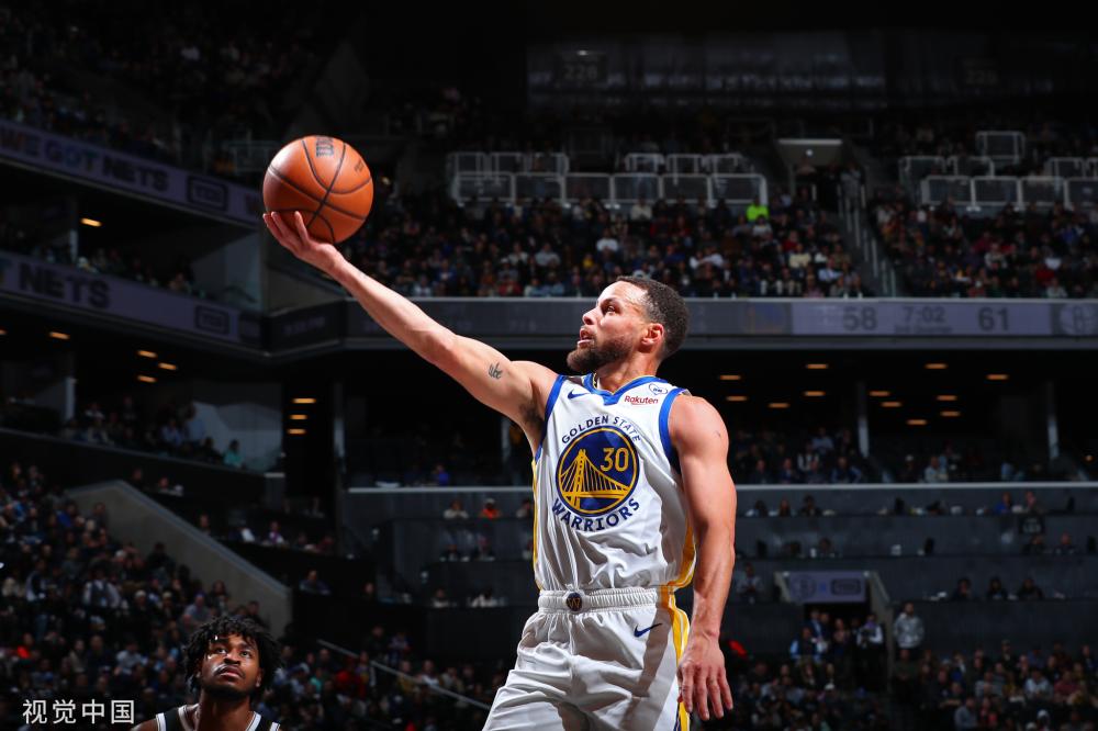 在他的领导 在他的领导