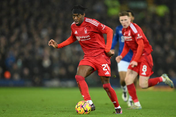 较为稳守反 较为稳守反